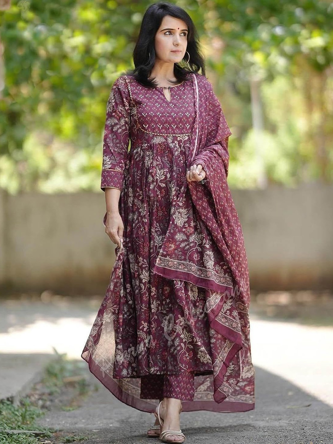 

GEKHA Floral Printed Keyhole Neck Pure Cotton Anarkali Kurta With Trousers And Dupatta, Purple