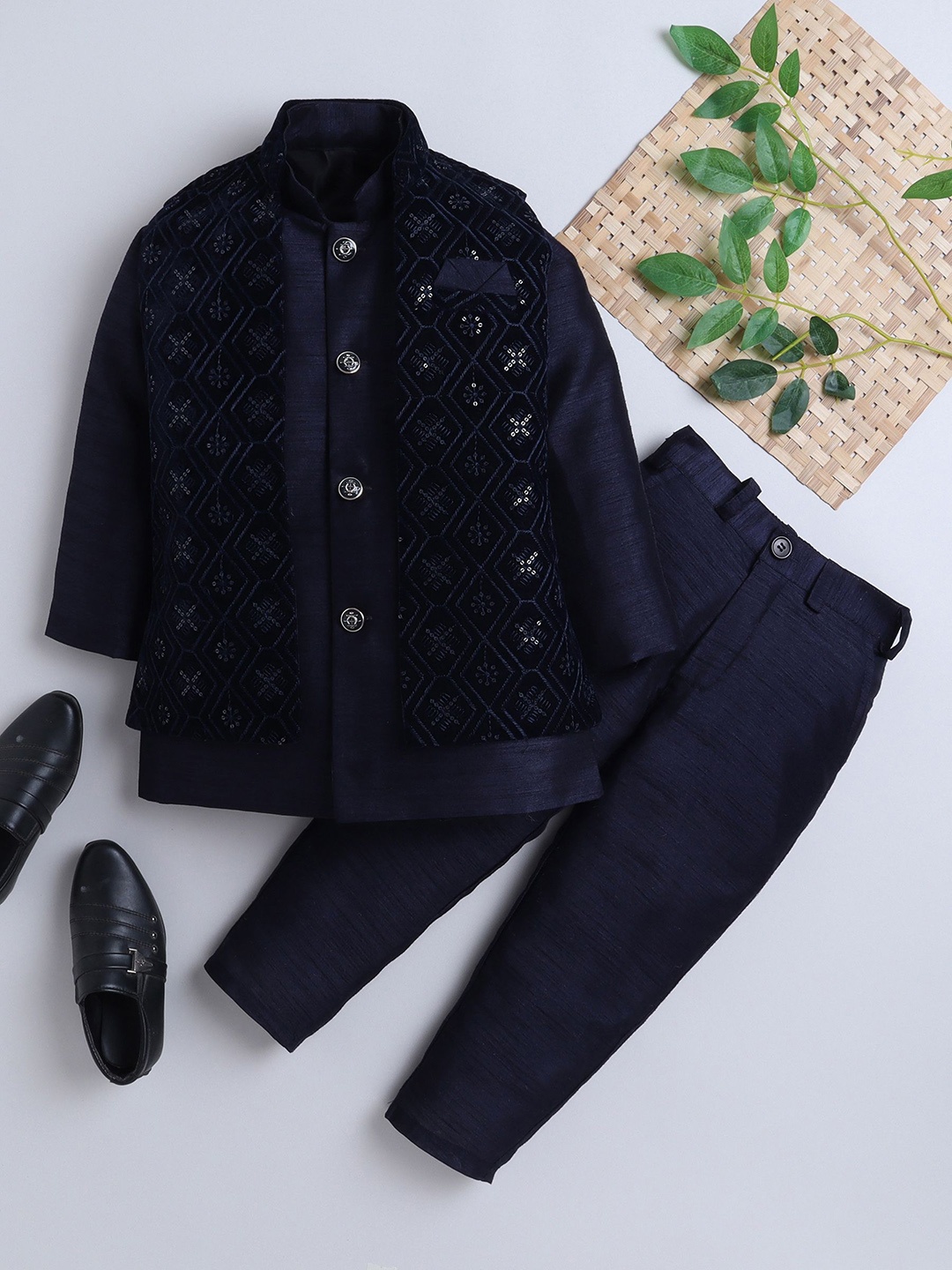 

ahhaaaa Boys Ethnic Motifs Embroidered Sequinned Velvet Straight Bandhgala with Trouser, Navy blue