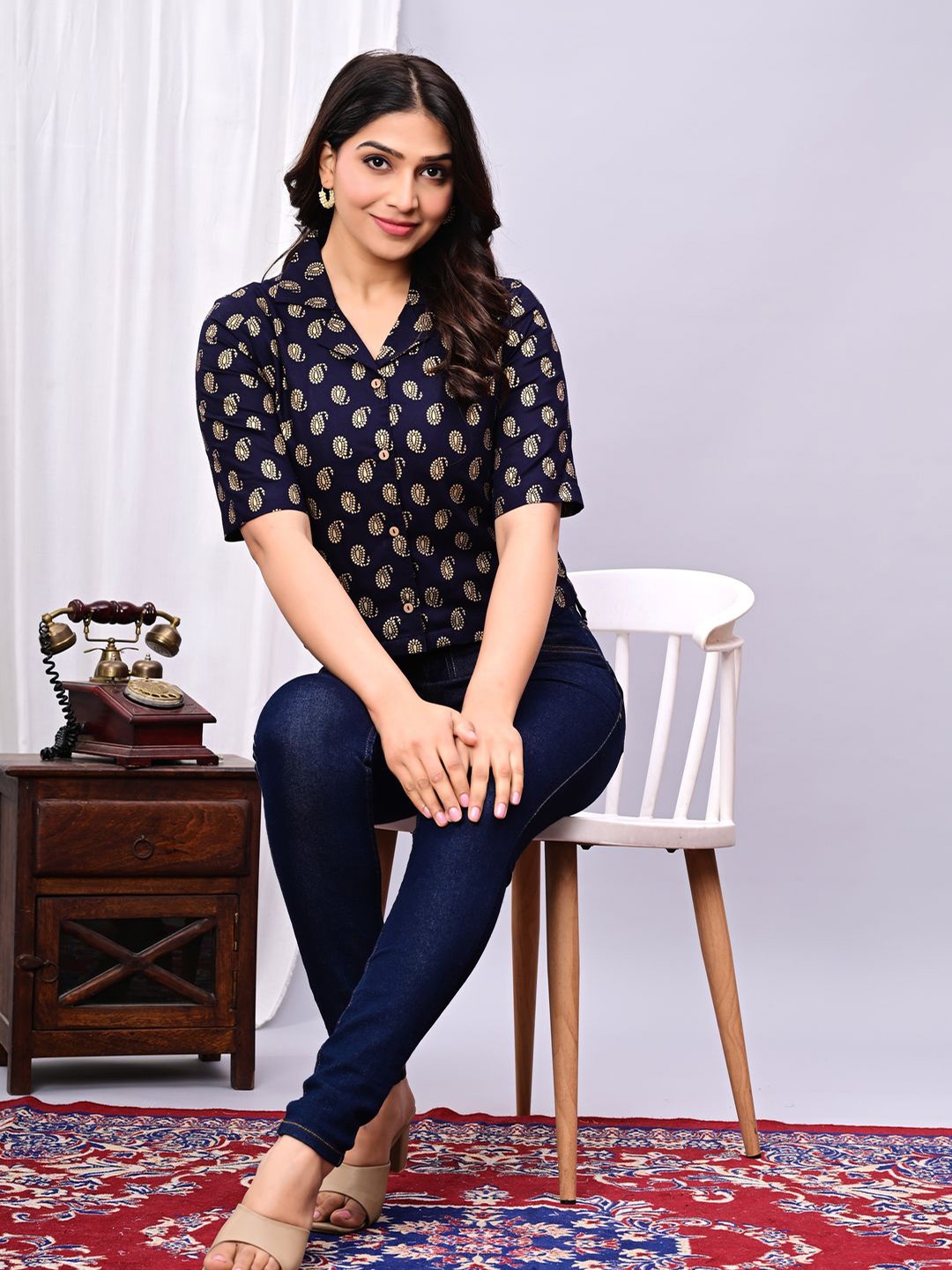 

THAWARJI Women Floral Printed Shirt Style Top, Navy blue