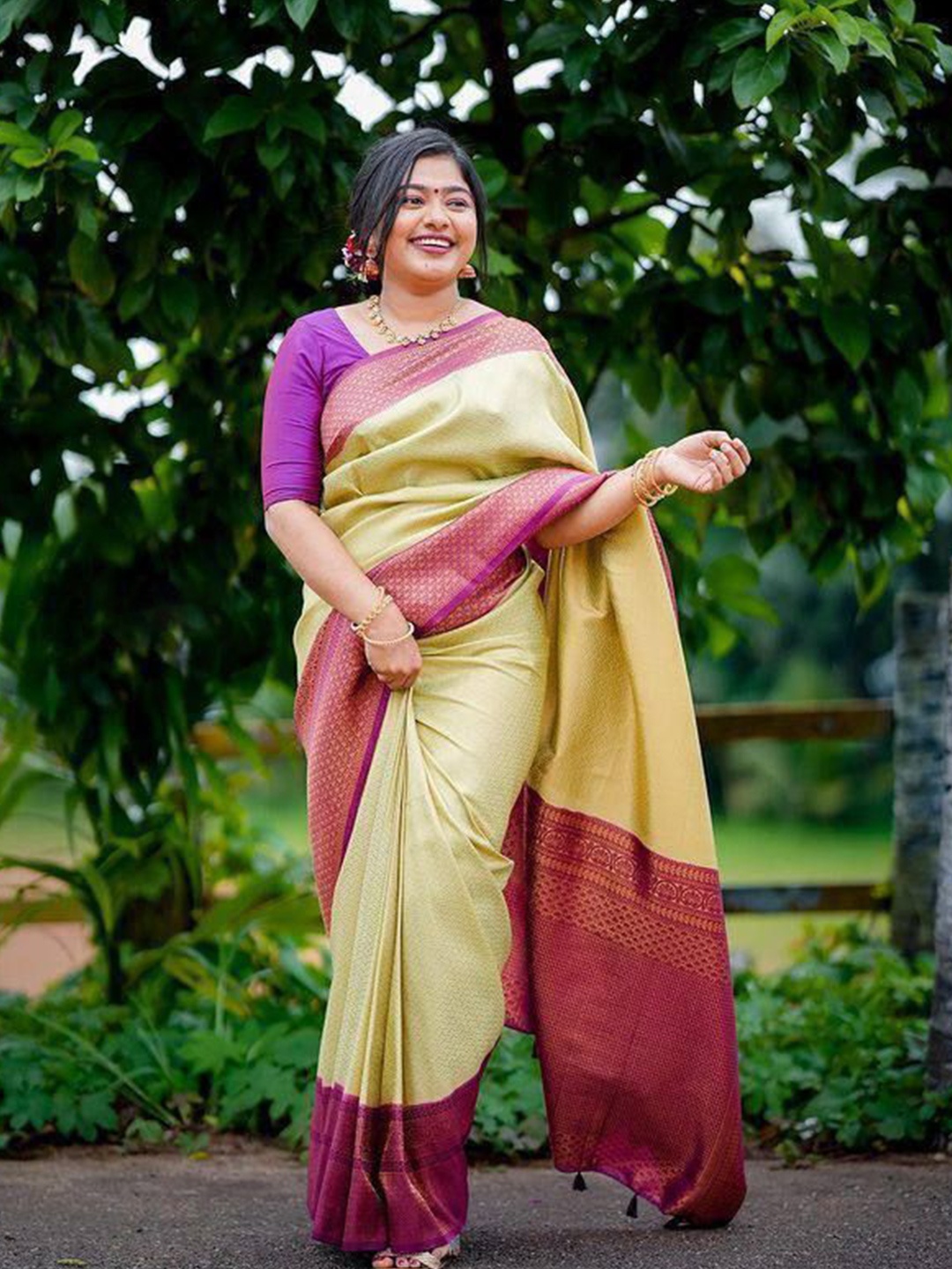 

bansari textiles Woven Design Zari Kota Saree, Beige