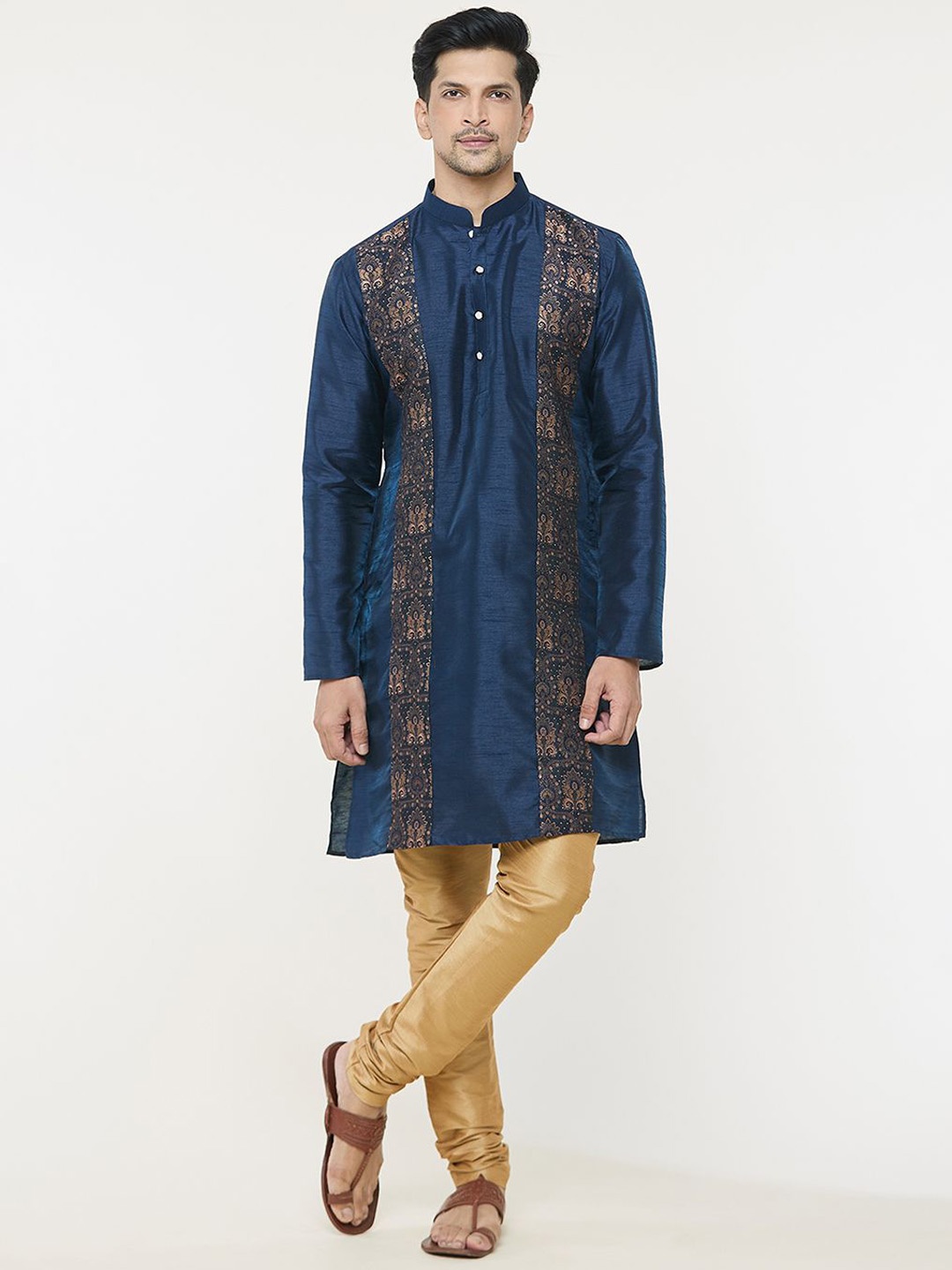 

Arihant Rai Sinha Men Floral Printed Panelled Kurta with Churidar, Blue