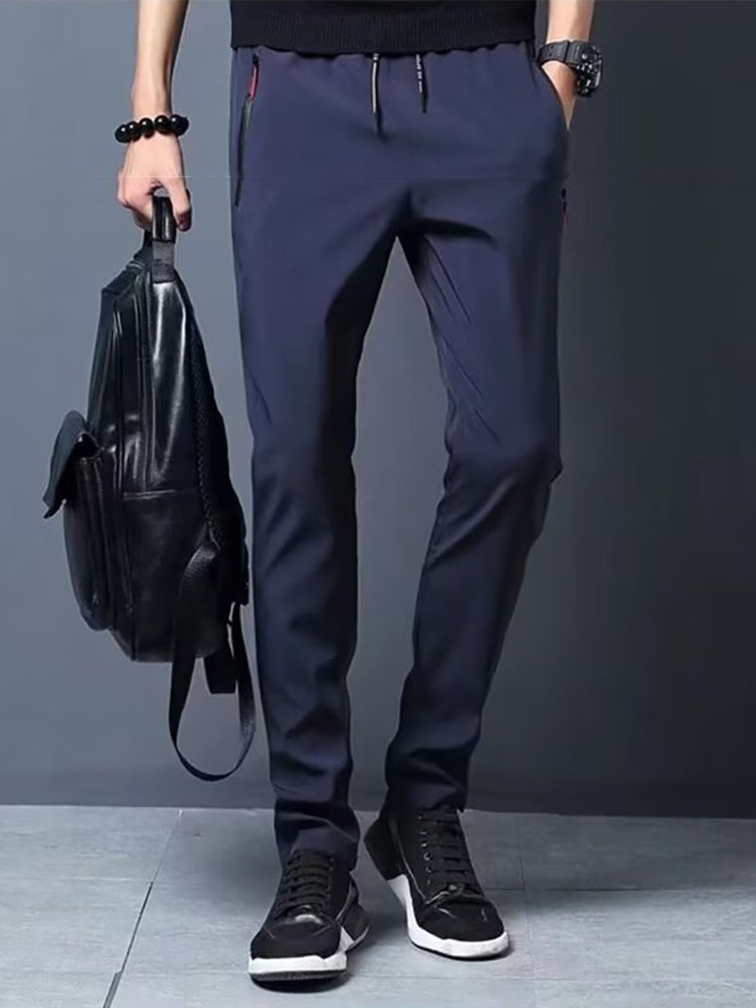 

StyleCast x Revolte Men Slim Fit Easy Wash Mid-Rise Chinos, Blue