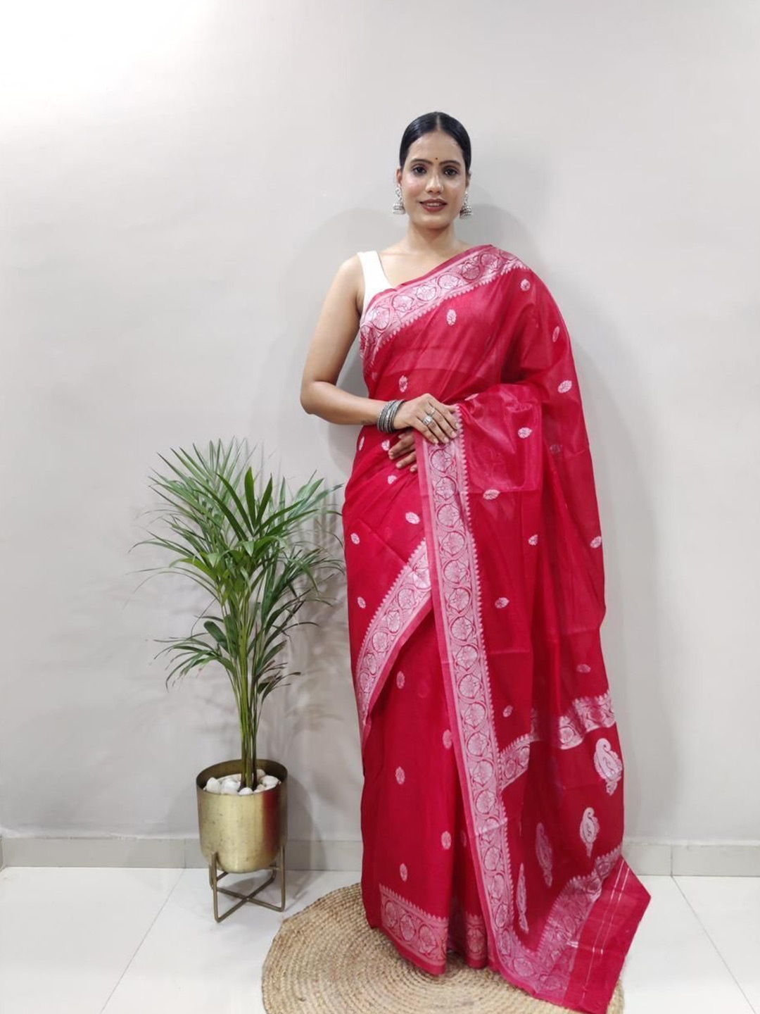 

bansari textiles Woven Design Zari Kanjeevaram Saree, Red