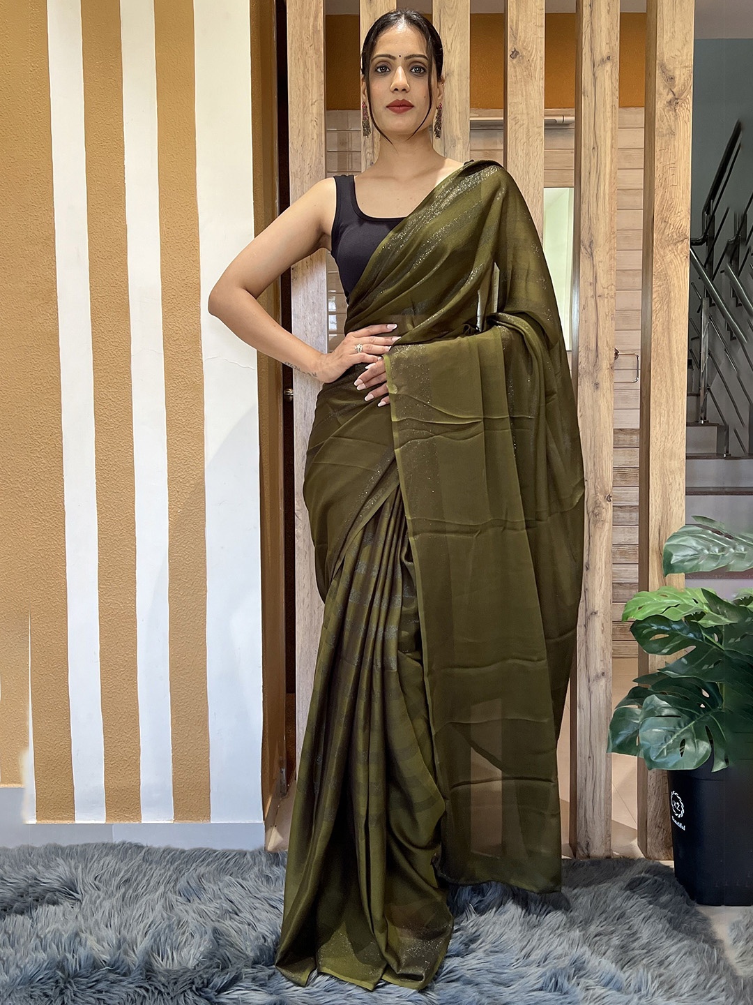 

bansari textiles Striped Saree, Green