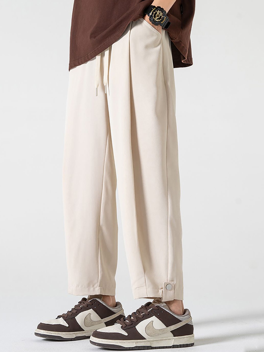 

StyleCast x Revolte Men Loose Fit Easy Wash Mid-Rise Trousers, Khaki