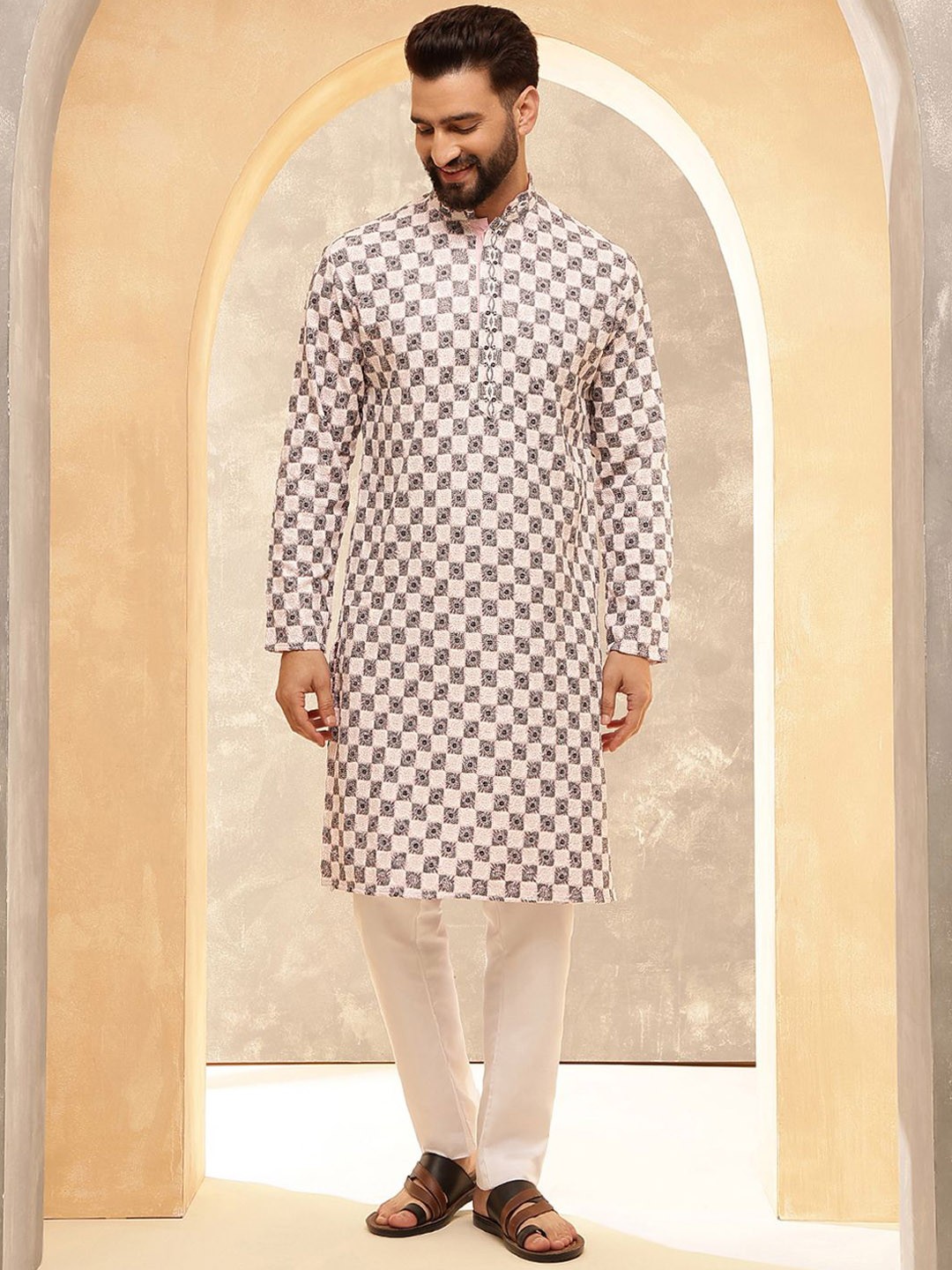 

SOJANYA Floral Embroidered Mandarin Collar Straight Kurta With Pyjamas, Pink