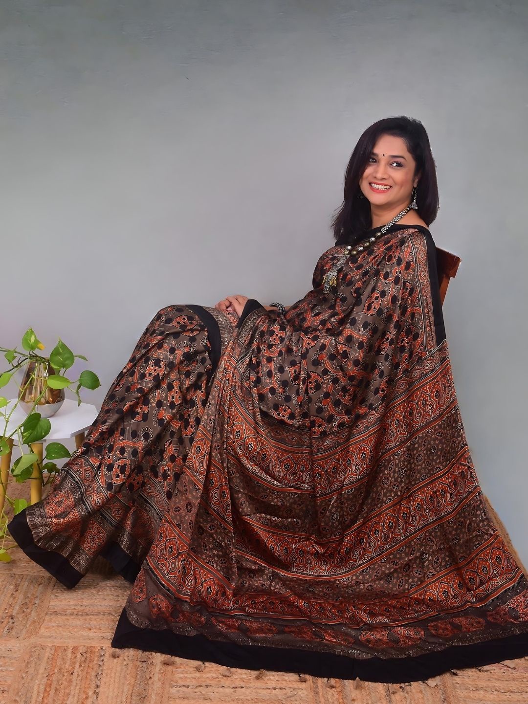 

Indeloom Ajrak Block Pure Silk Block Print Saree, Red