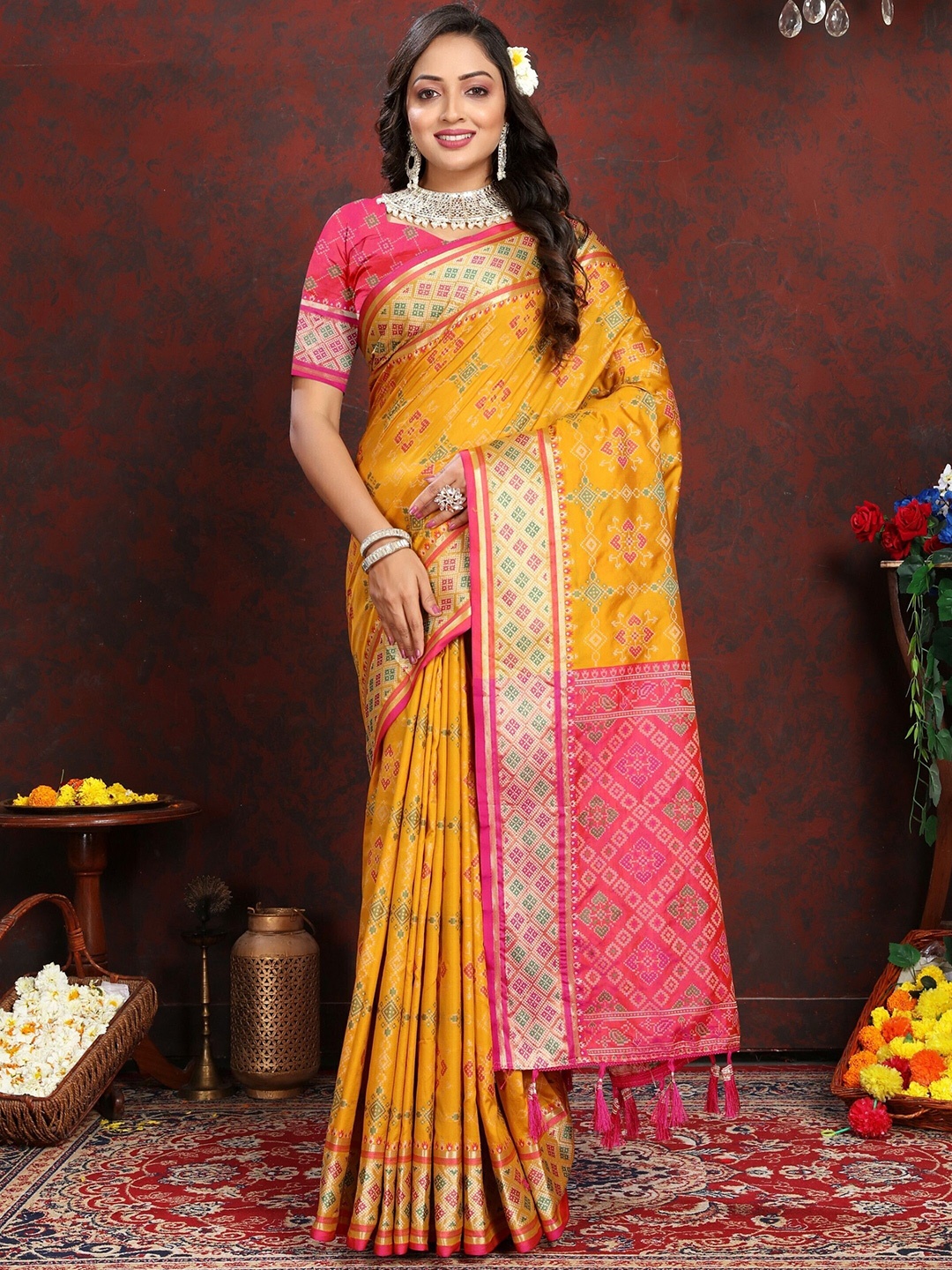 

bansari textiles Woven Design Zari Patola Saree, Yellow