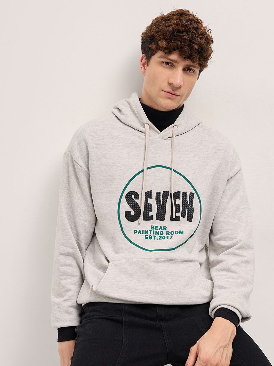 

THE BEAR HOUSE Men Printed Hooded Sweatshirt, Grey
