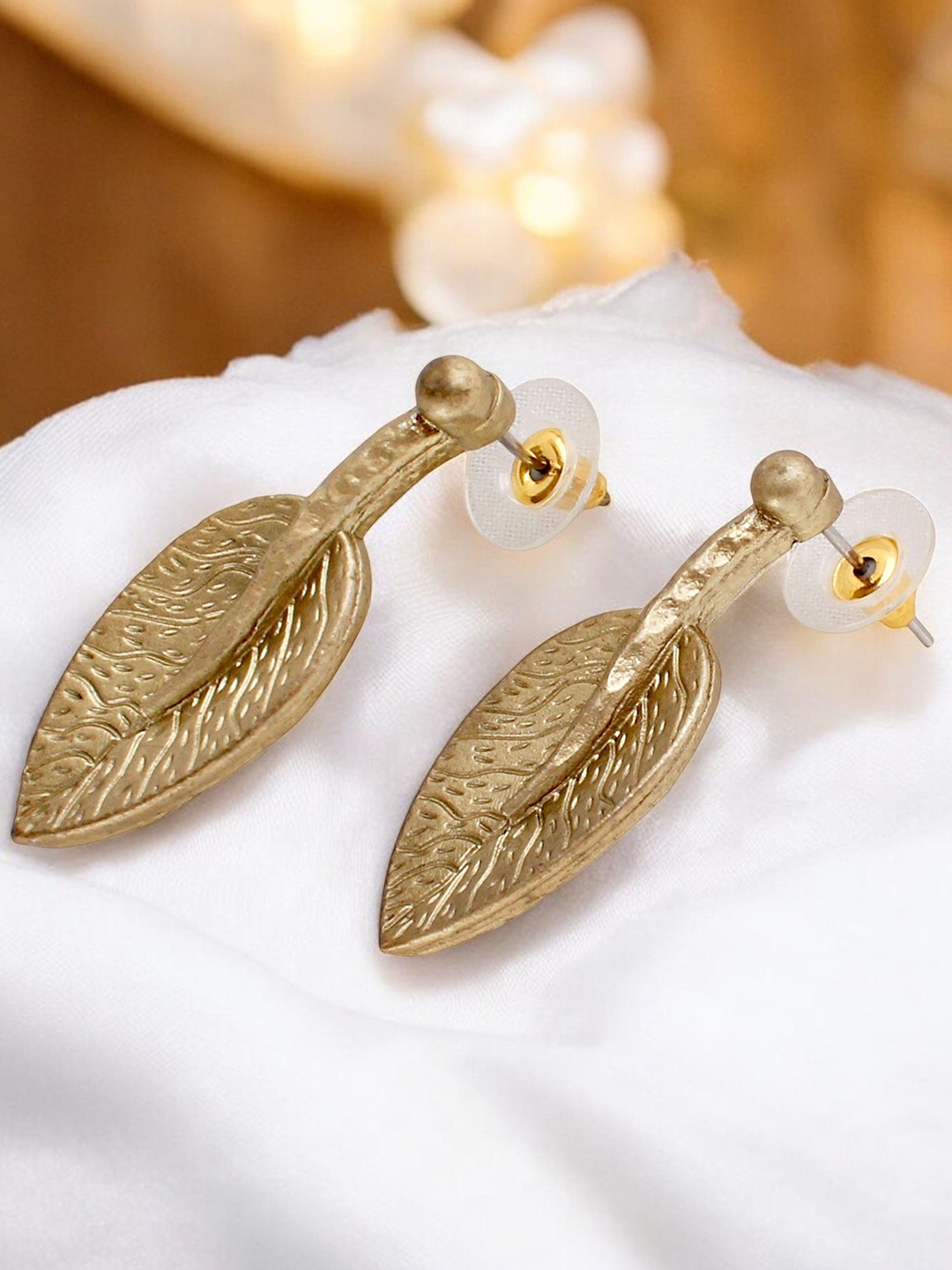 

LUCKY JEWELLERY Gold -Plated Leaf Shaped Necklace And Earrings