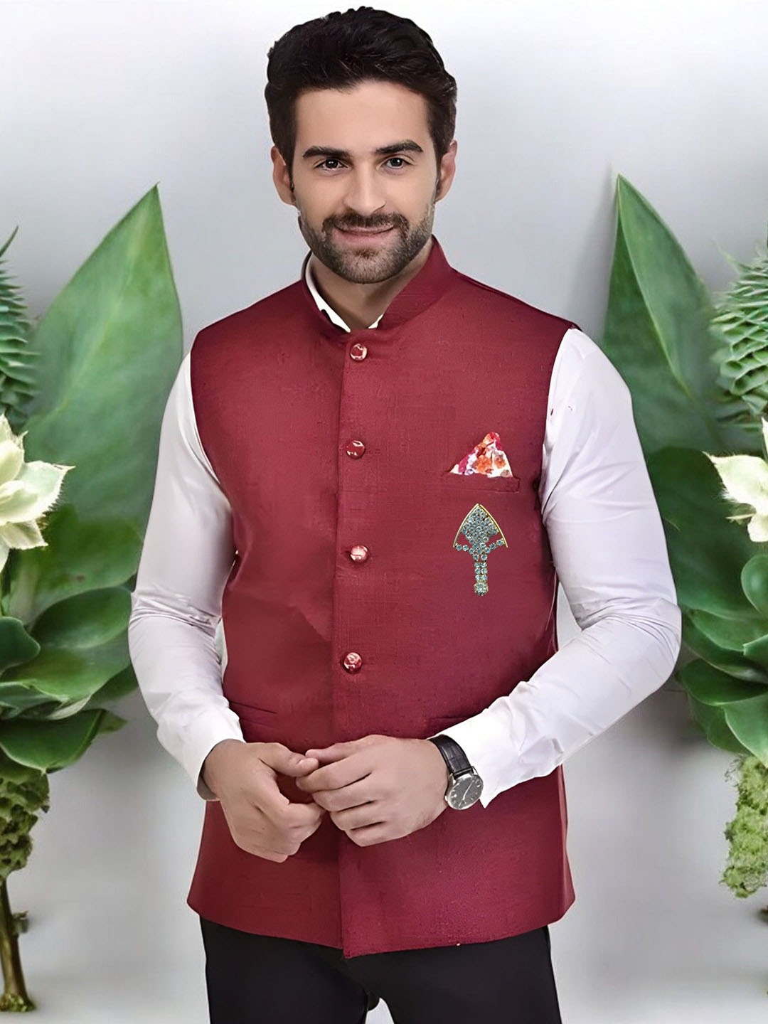 

Eliq Jute Cotton Mandarin Collar Nehru Jacket with Brooch, Maroon