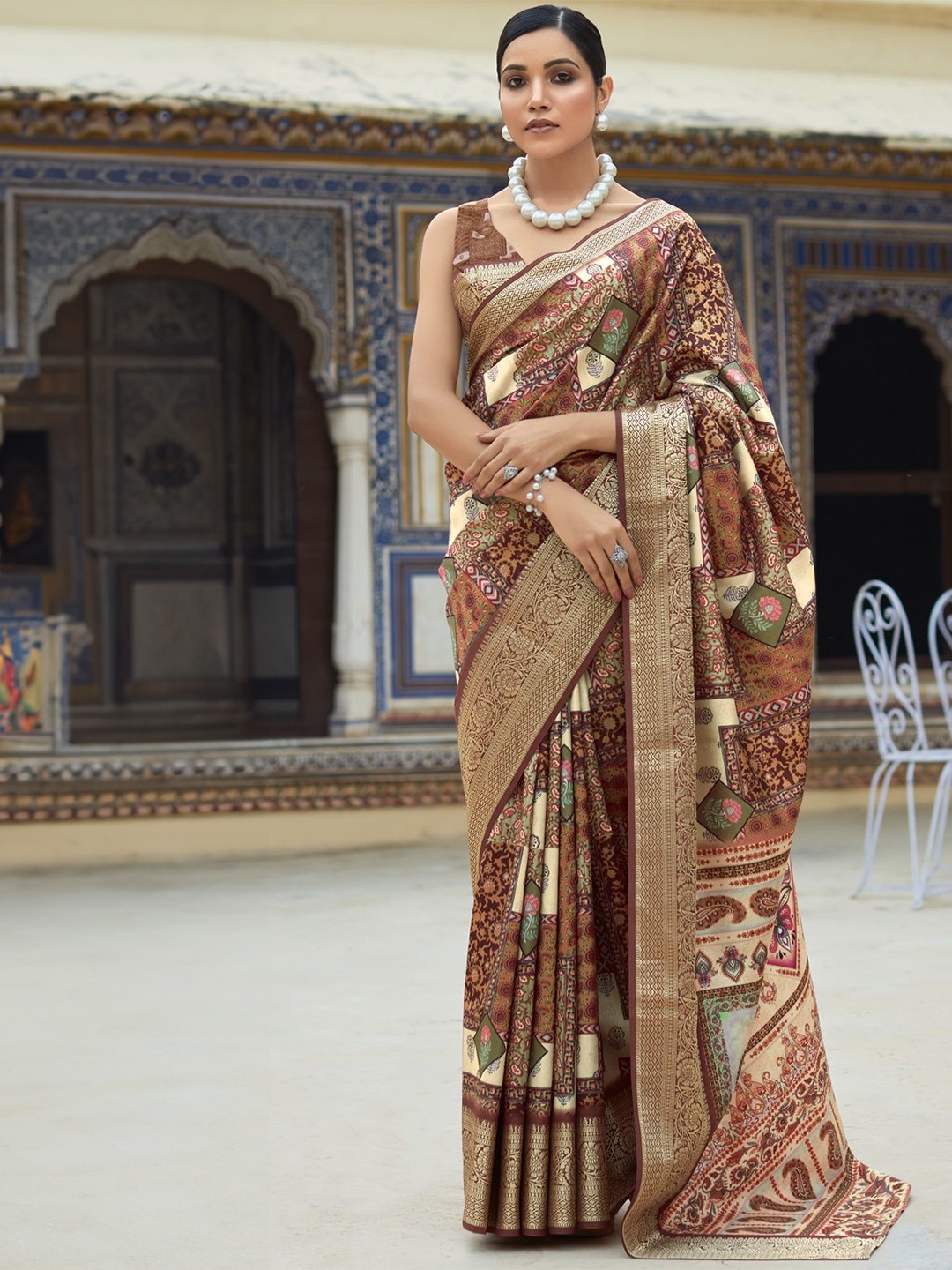 

Mitera Ethnic Motifs Printed Zari Saree, Coffee brown