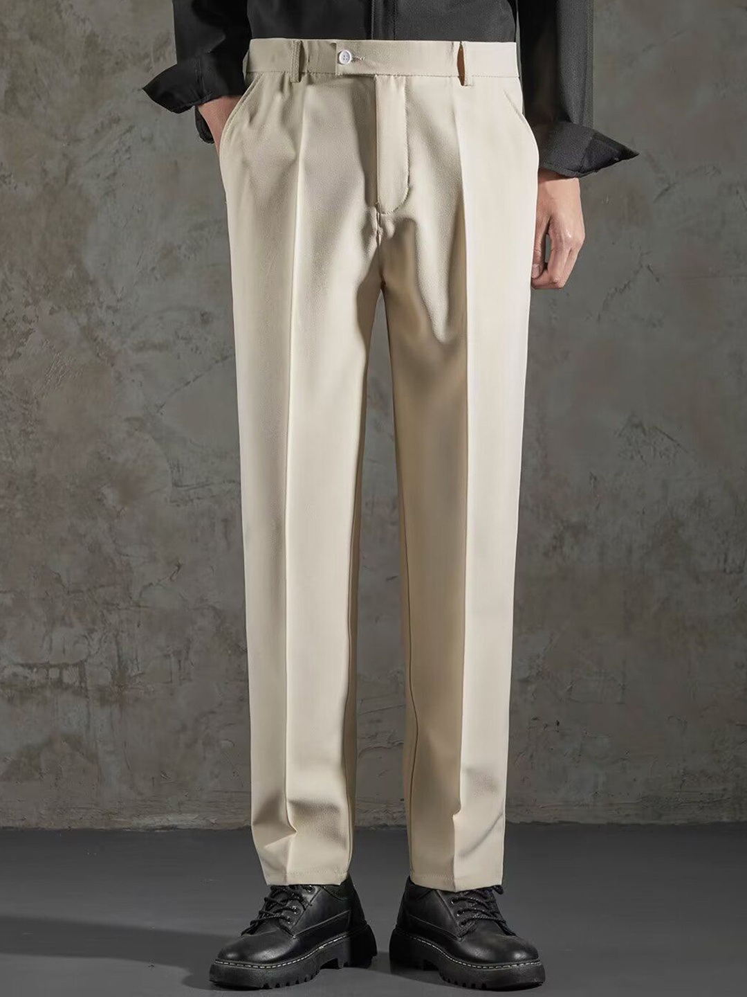

StyleCast x Revolte Men Easy Wash Mid-Rise Regular Fit Trousers, Beige