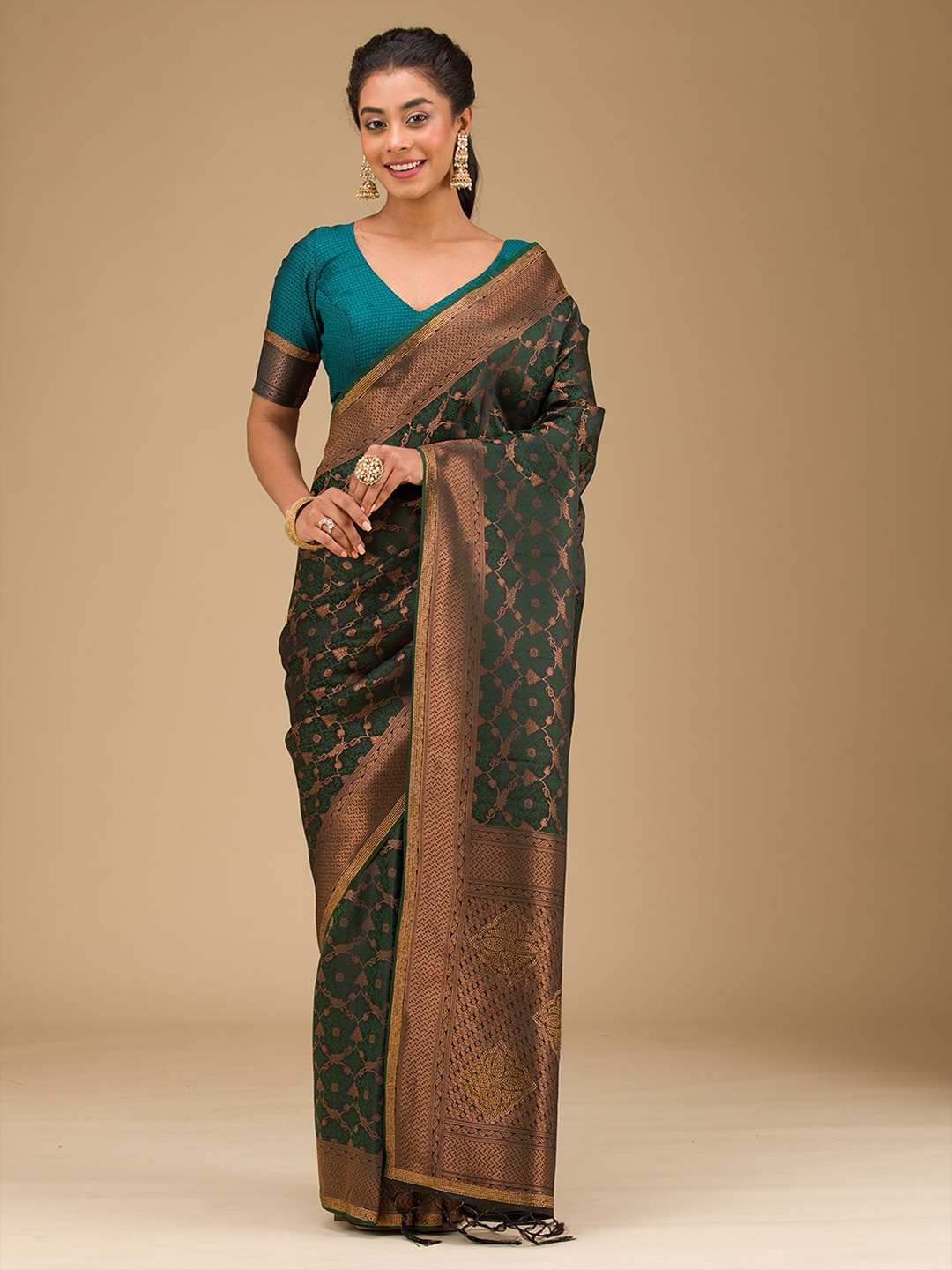 

Koskii Woven Design Saree with Blouse Piece, Green