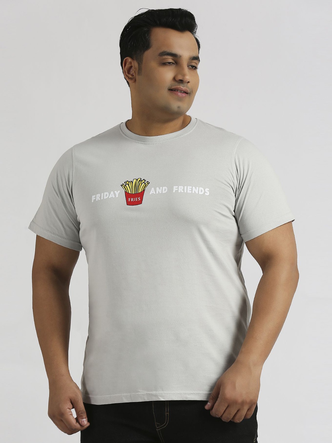 

Sizeupp Men Typography Printed Applique T-shirt, Grey
