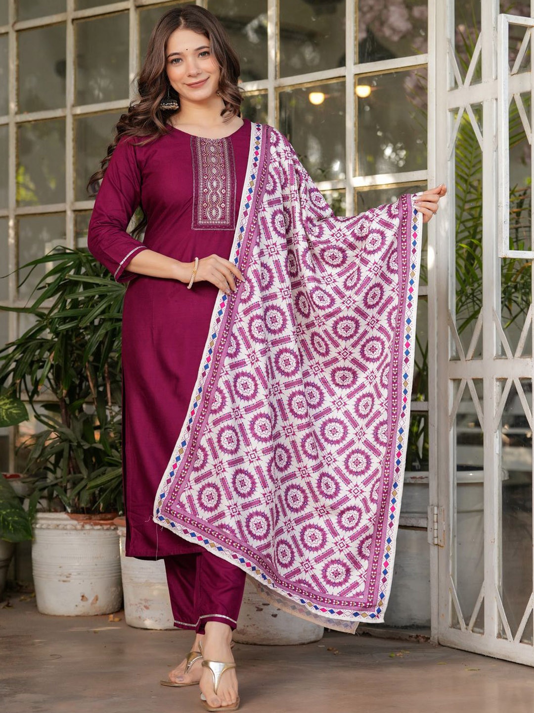 

REALLTREND Floral Yoke Design Round Neck Sequinned Straight Kurta With Trousers & Dupatta, Maroon