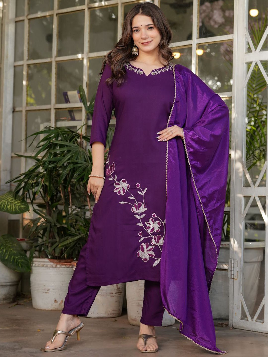 

REALLTREND Notch-Neck Floral Embroidered Straight Kurta With Trousers And Dupatta, Violet