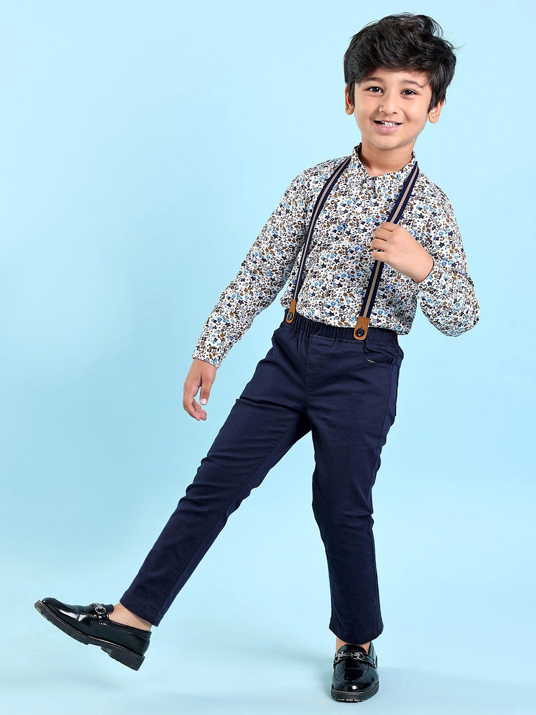 

Mark & Mia Boys Printed Long Sleeves Shirt With Trousers And Suspender, White
