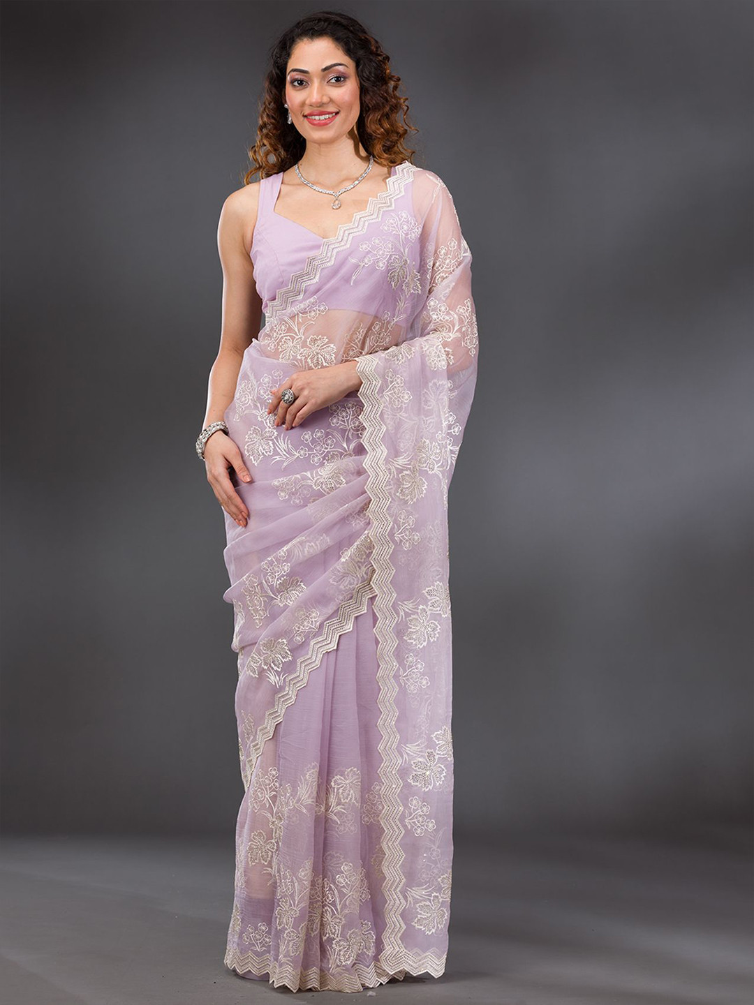 

Koskii Lavender Threadwork Chiffon Saree, Purple