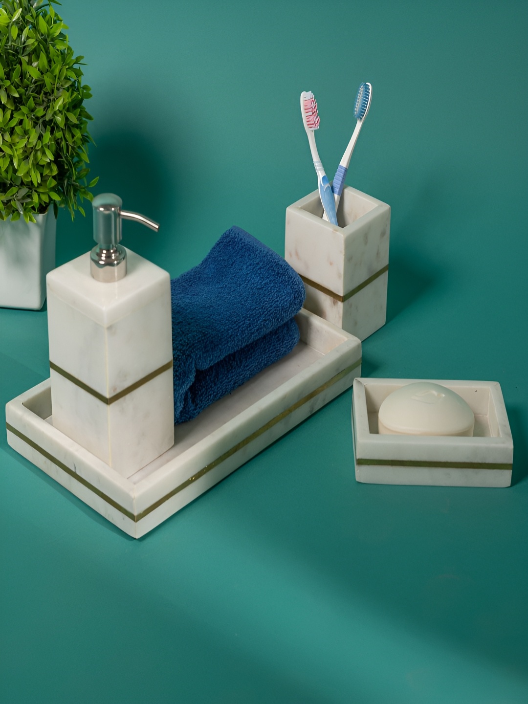 

THREADVIBE LIVING White & Gold-Toned 4 Pieces Abstract Marble Bath Accessories