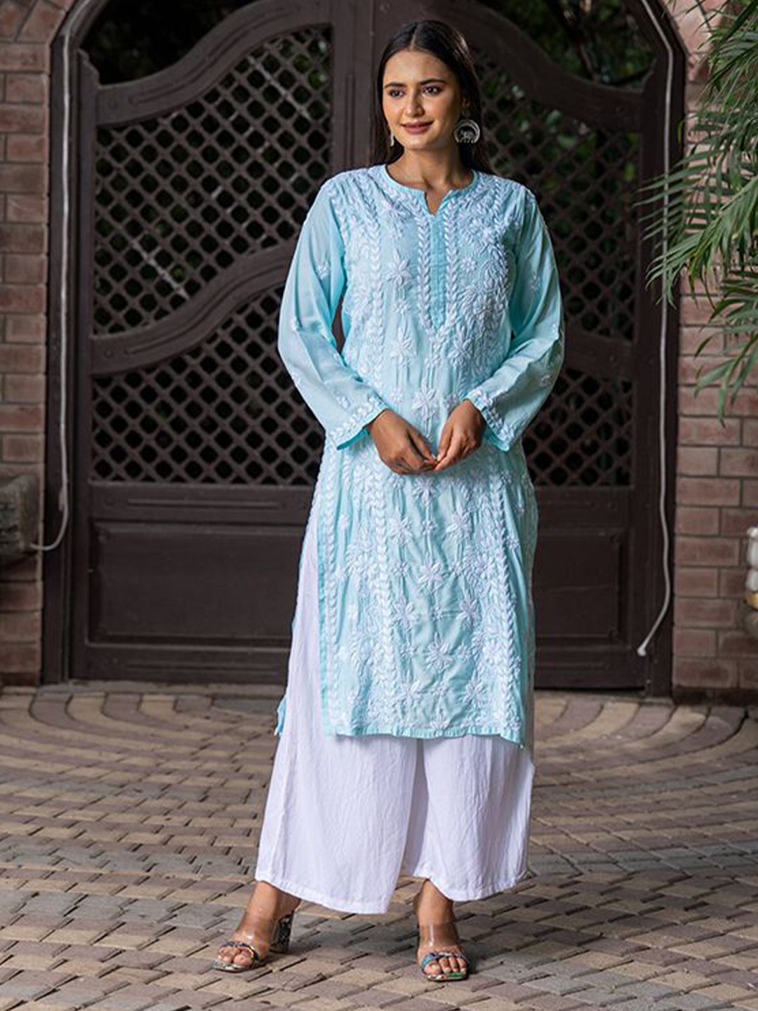 

Craftroots Women Straight-cut Chikankari Kurti, Blue