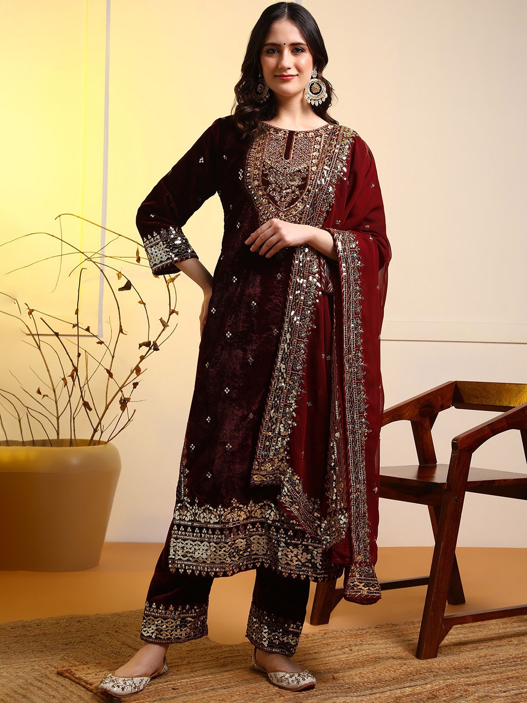 

BHARODIYA ENTERPRISES Floral Embroidered Velvet Straight Kurta with Trouser & Dupatta, Maroon