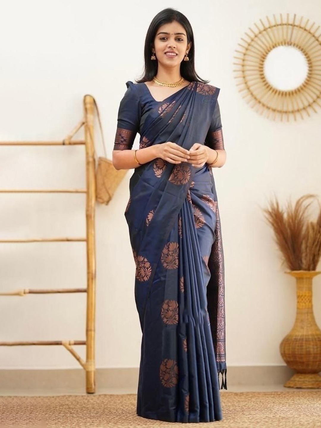 

bansari textiles Woven Design Kanjeevaram Saree, Blue