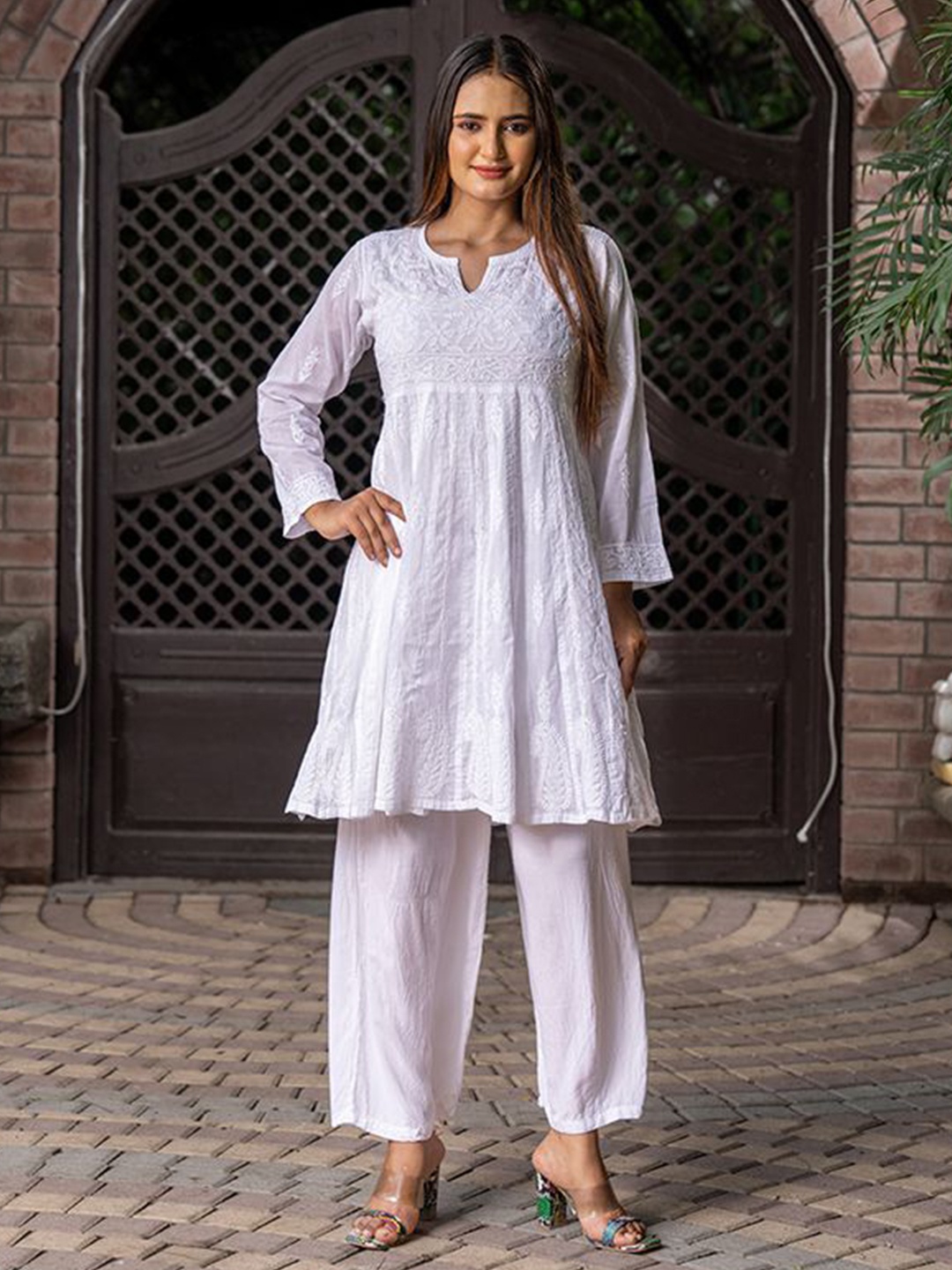 

craftroots Ethnic Motifs Embroidered Cotton Chikankari A-Line Kurta, White