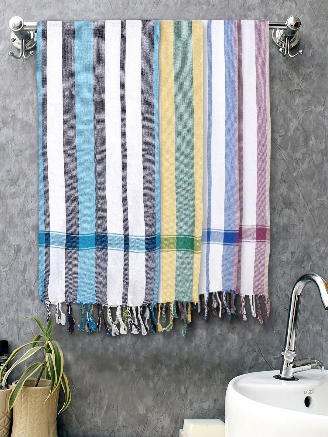 

FABINALIV White & Green 4 Striped Cotton 225 GSM Bath Towel