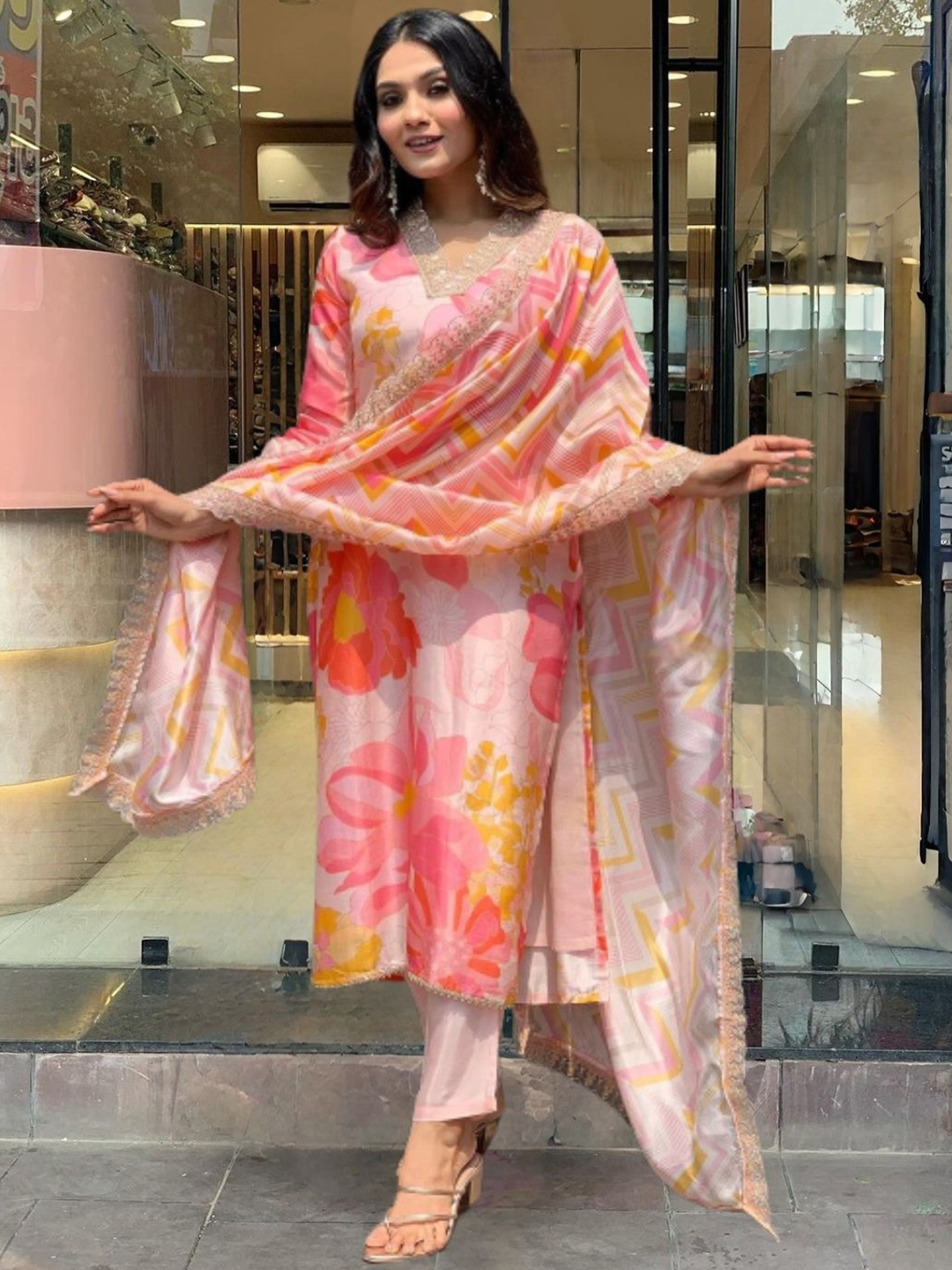 

Navlik Women Embroidered Regular Sequinned Kurta with Trousers & With Dupatta, Pink