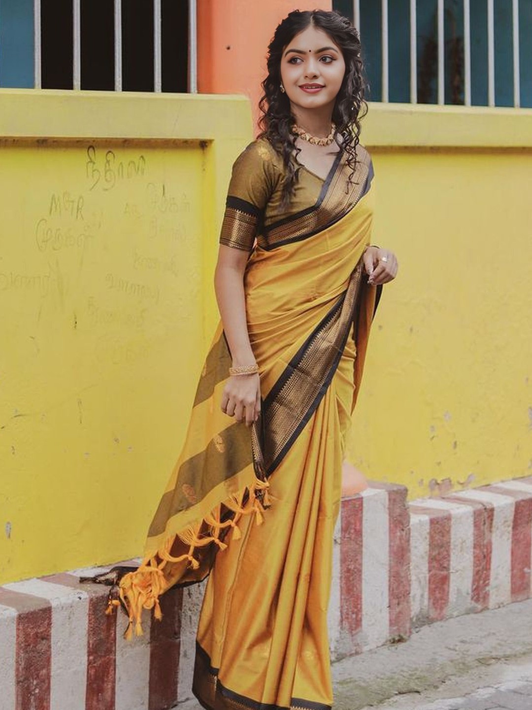

bansari textiles Zari Woven Design Kanjeevaram Saree, Yellow