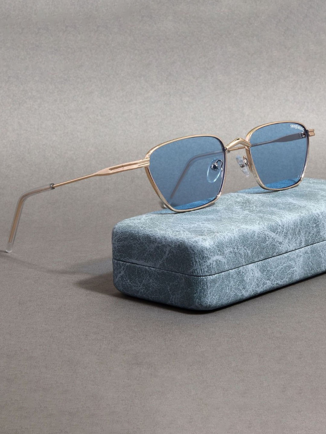 

SUNGLASSIC Unisex Rectangle Sunglasses with UV Protected Lens Andreas, Blue