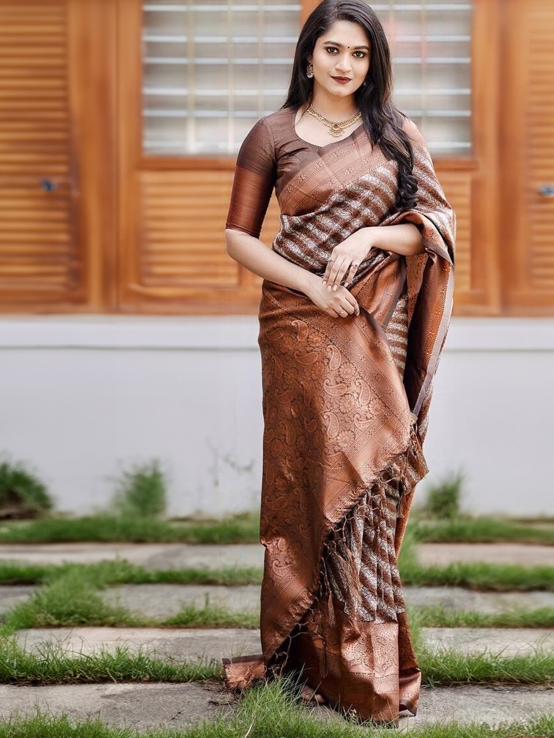 

bansari textiles Woven Design Zari Kanjeevaram Saree, Coffee brown