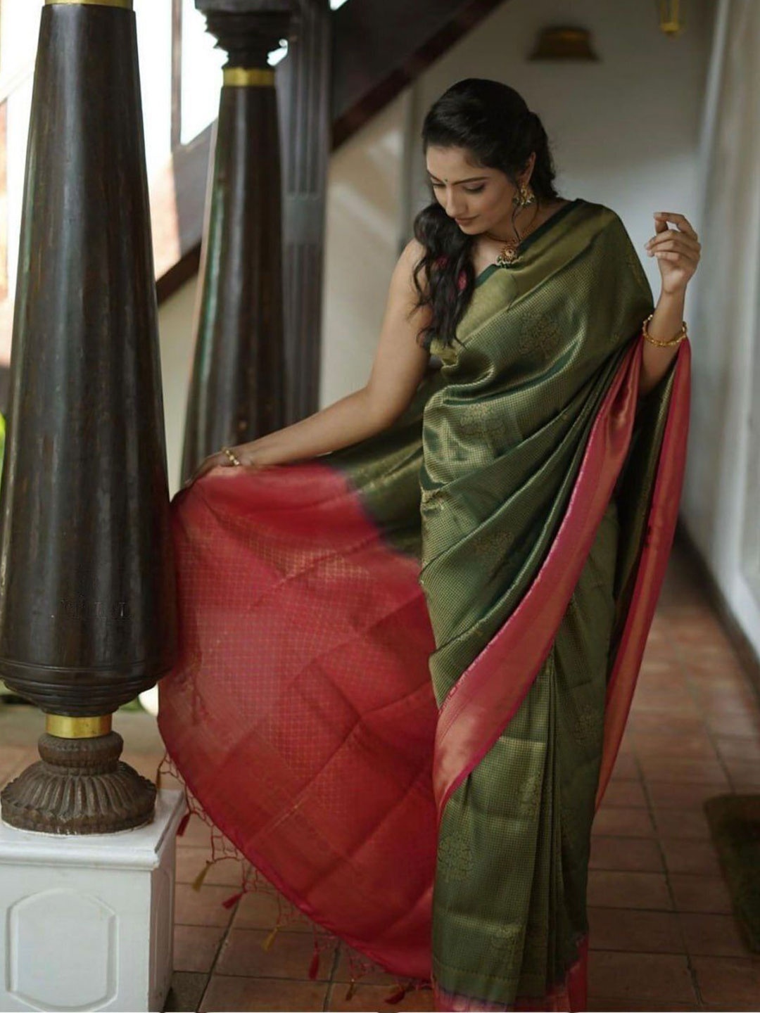 

bansari textiles Woven Design Zari Pure Silk Kanjeevaram Saree, Green