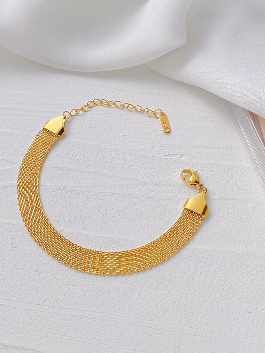 

KAORI BY SHREYA AGARWAL Stainless Steel Gold-Plated Bangle-Style Bracelet