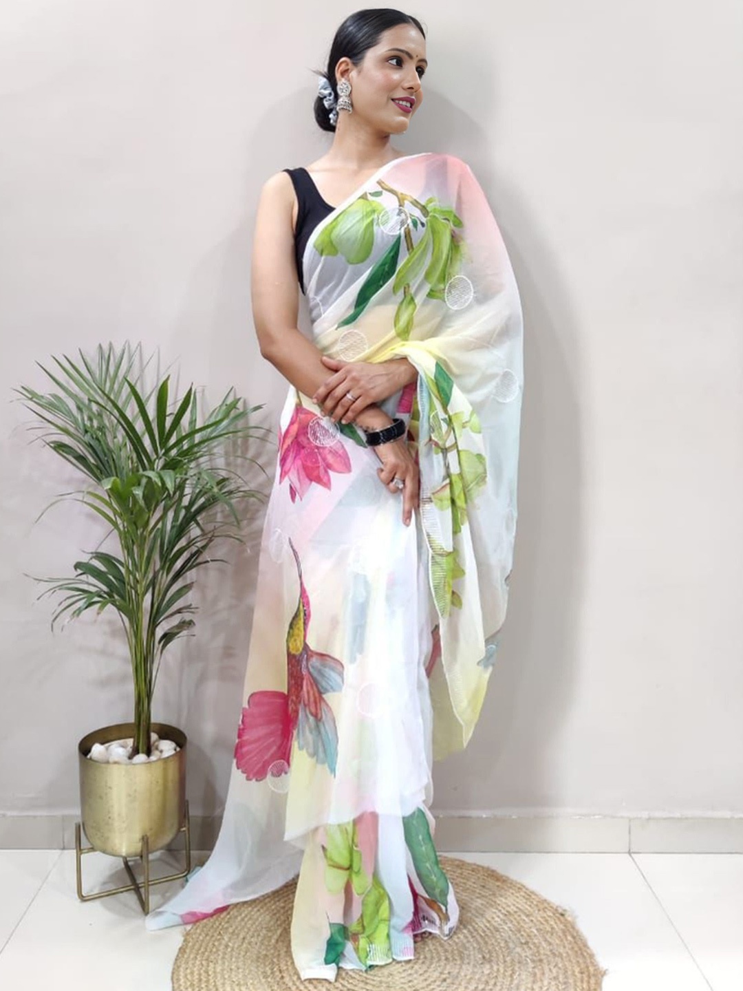 

bansari textiles Floral Printed Banarasi Saree, White