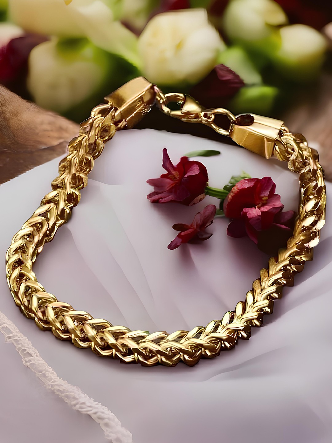 

KARISHMA KREATIONS Unisex Stainless Steel Gold-Plated Link Bracelet