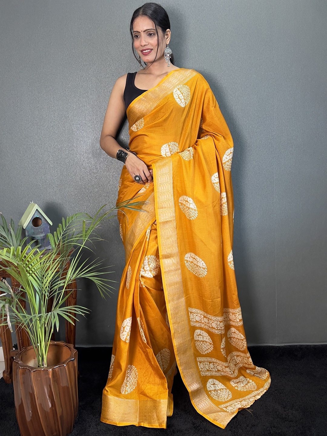 

bansari textiles Woven Design Zari Kota Saree, Yellow