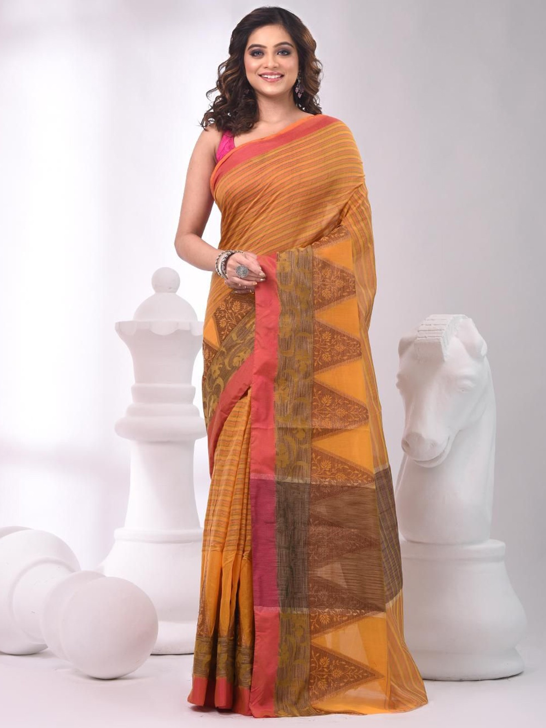 

VIBHAVARI Woven Design Zari Saree, Yellow