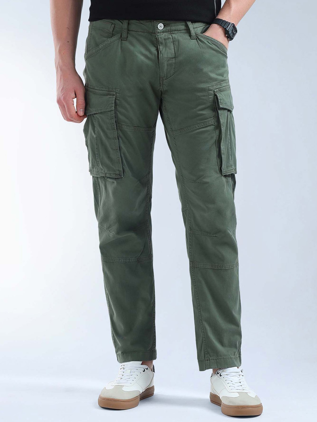 

Flying Machine Mid Rise Relaxed Tapered Fit Trousers, Green