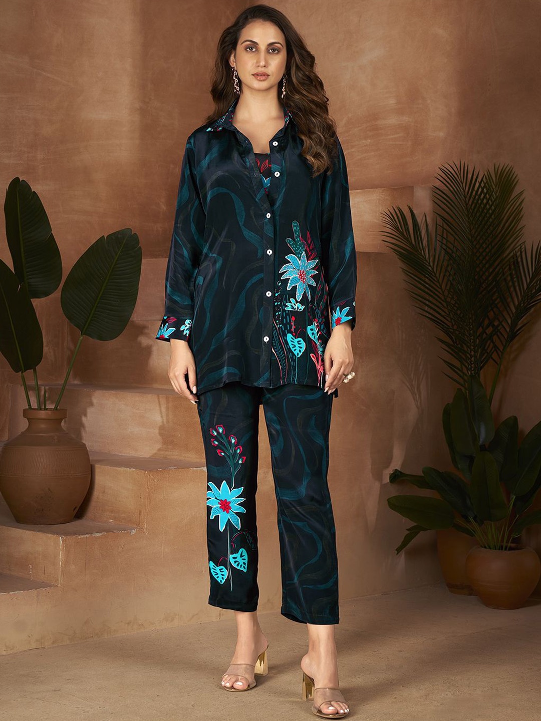 

Krimmple Floral Printed Sequinned Shirt With Trouser, Blue