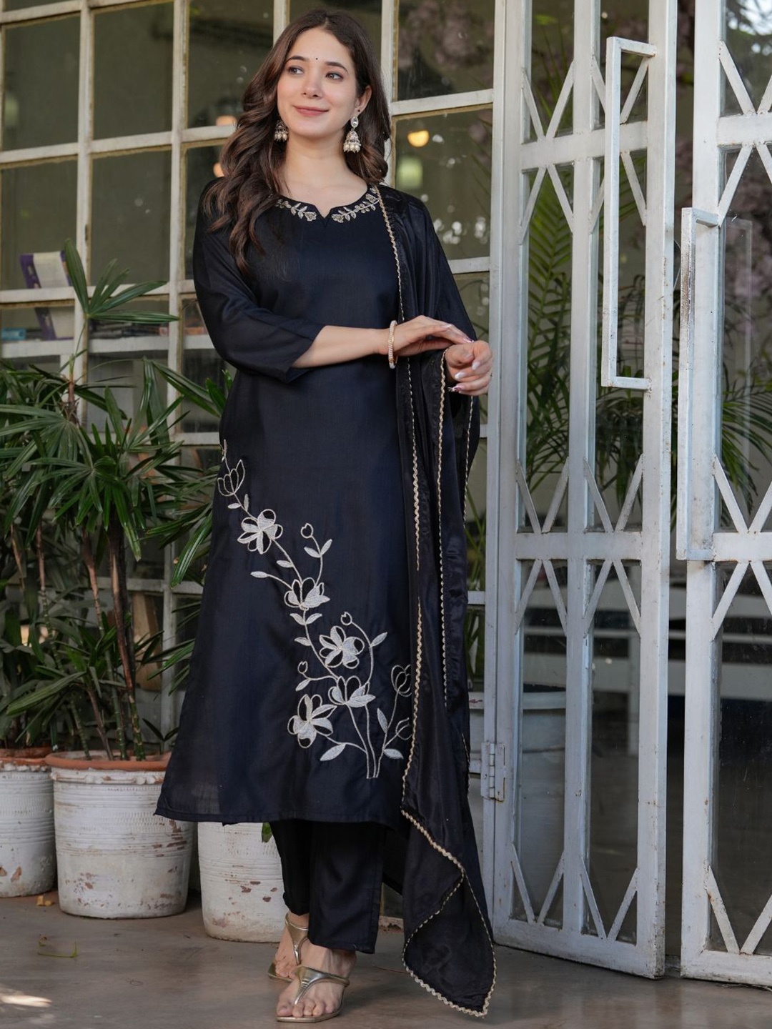 

Navlik Floral Embroidered Notch Neck Straight Kurta With Trousers And Dupatta, Black