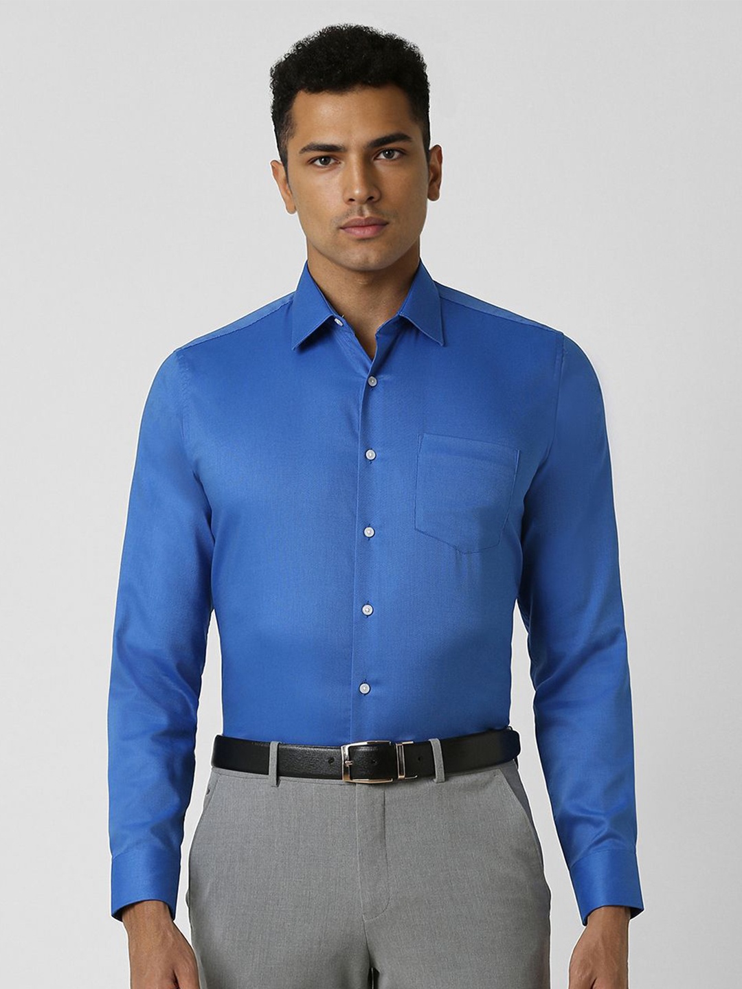 

Van Heusen Men Slim Fit Spread Collar Solid Cotton Formal Shirt, Blue