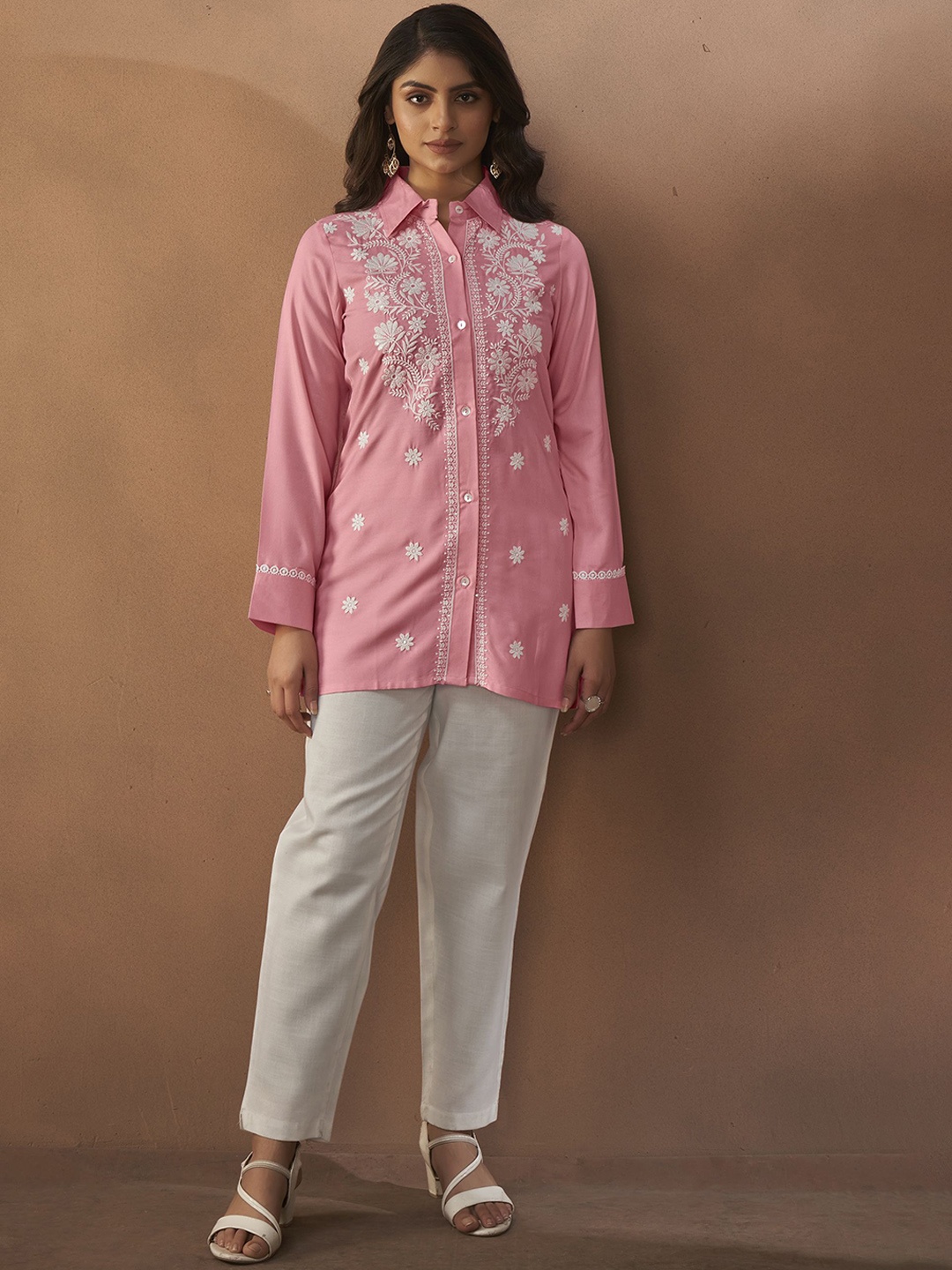 

Anouk Pink & White Floral Embroidered Shirt Collar Straight Short Kurta