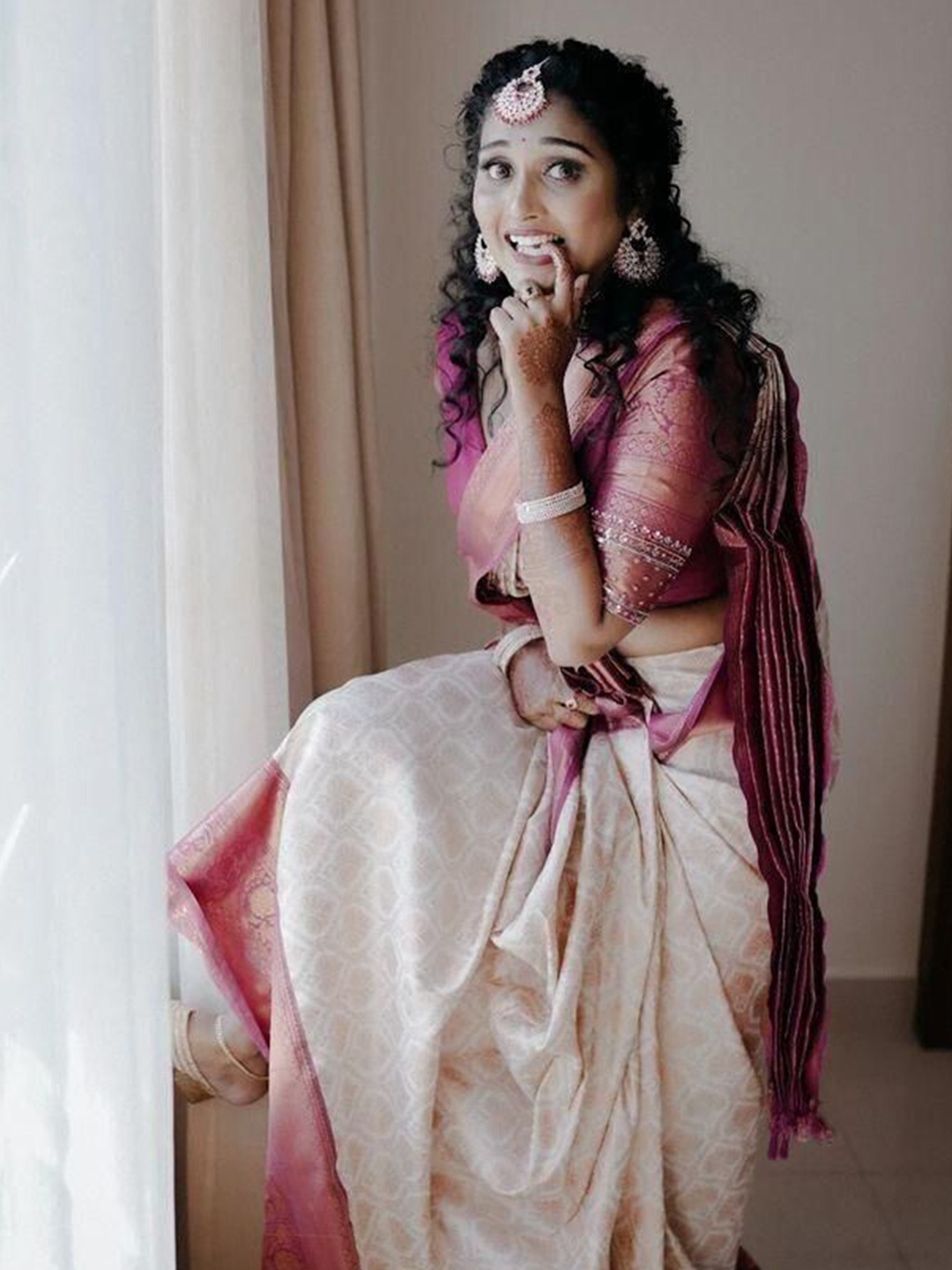 

bansari textiles Woven Design Kanjeevaram Saree, White