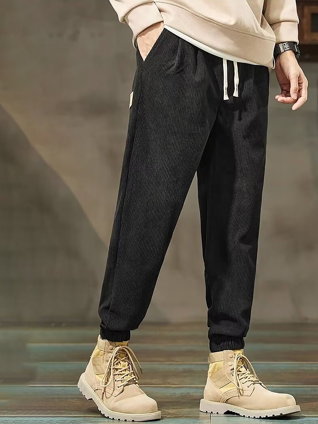 

StyleCast x Revolte Men Regular Fit Mid-Rise Trouser, Black