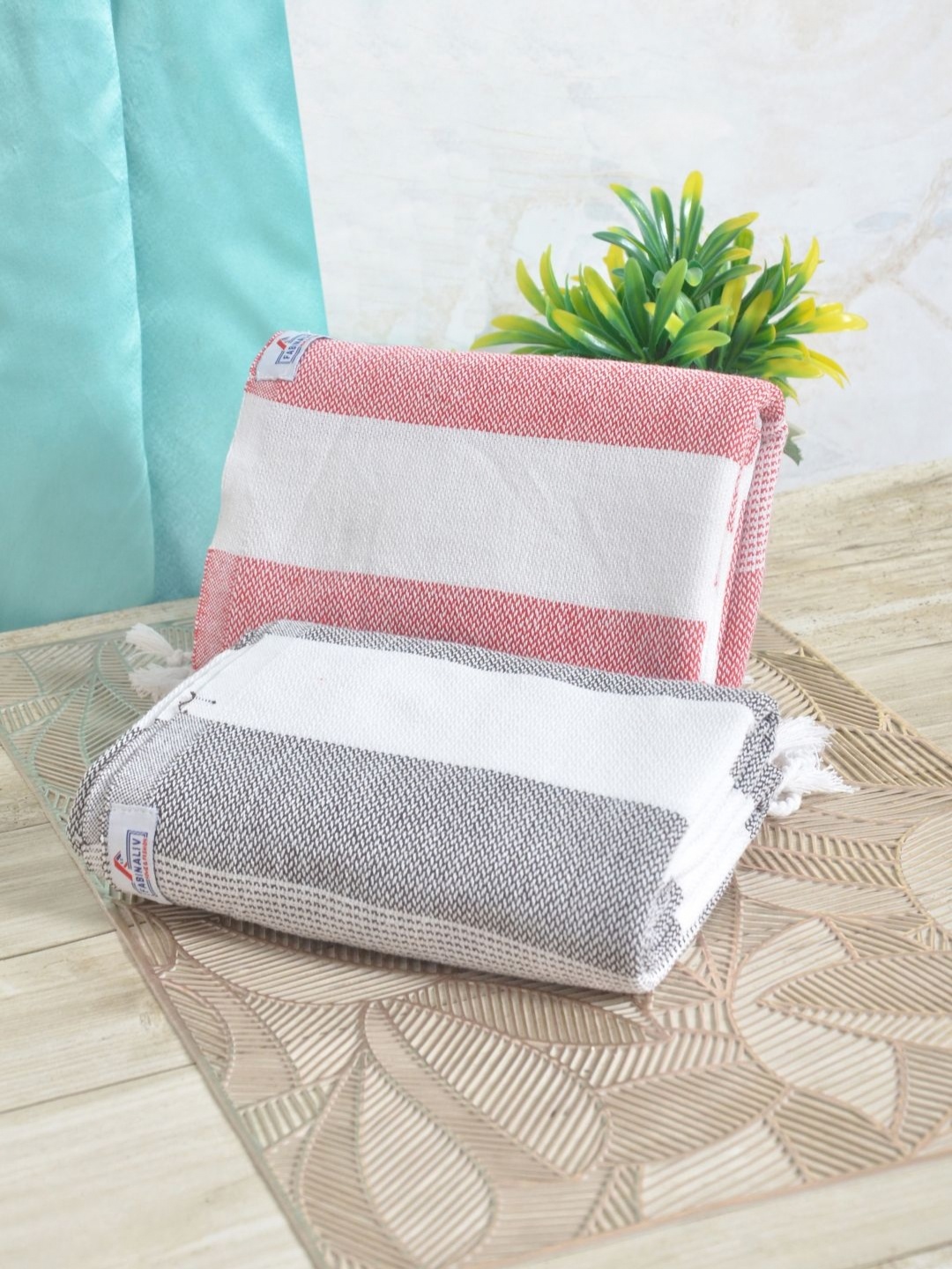 

FABINALIV White & Grey 2 Striped Cotton 225 GSM Bath Towel
