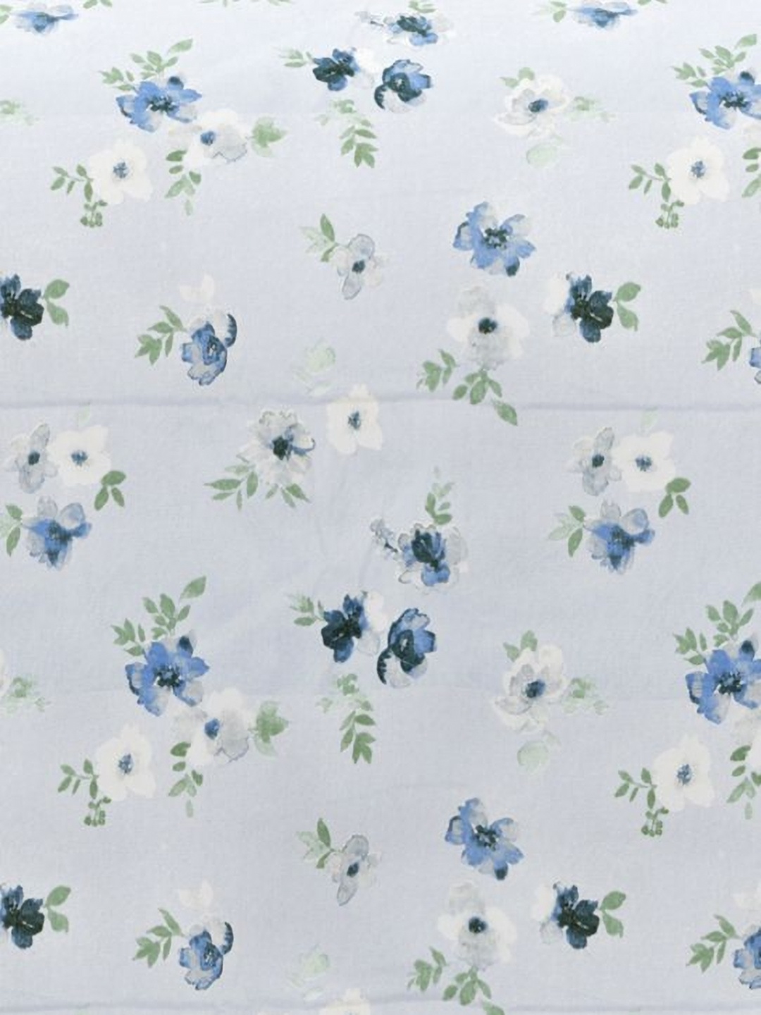 

Ariana Blue & White Printed Cotton 210 TC King Bedsheet Set 2.70 m x 2.25 m