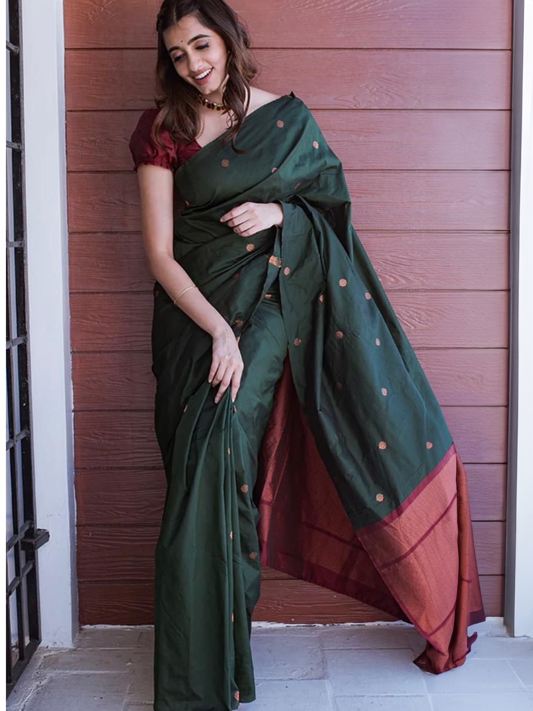 

bansari textiles Woven Design Kanjeevaram Saree, Green