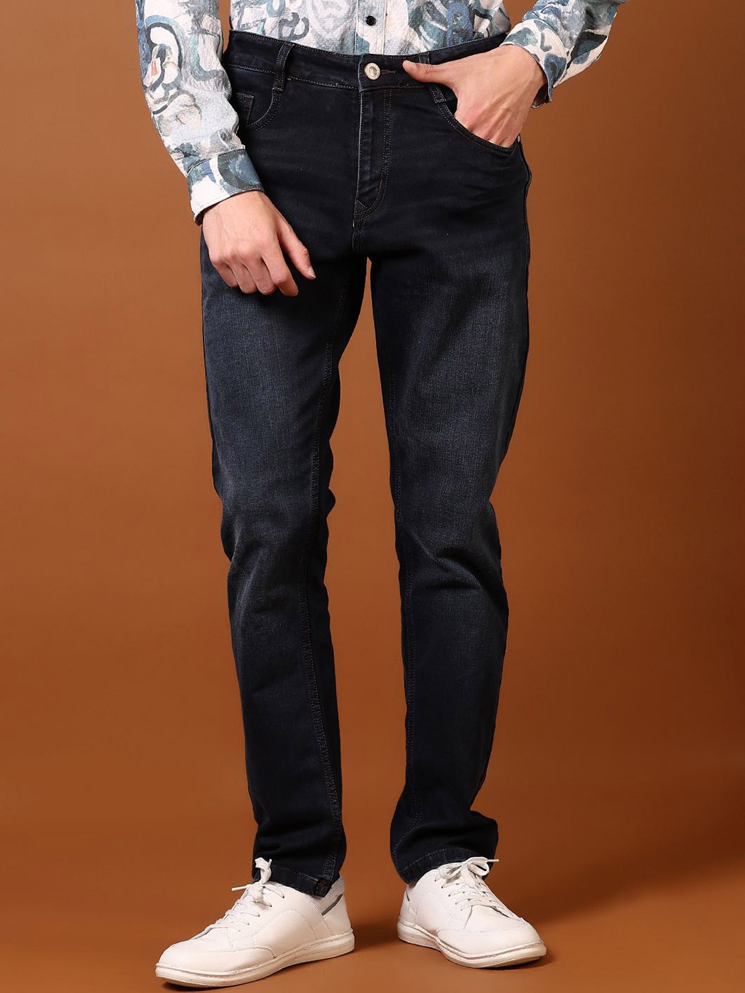 

V-Mart Men Light Fade Jeans, Blue